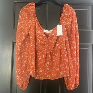 Astr new with tags crop top with side zipper